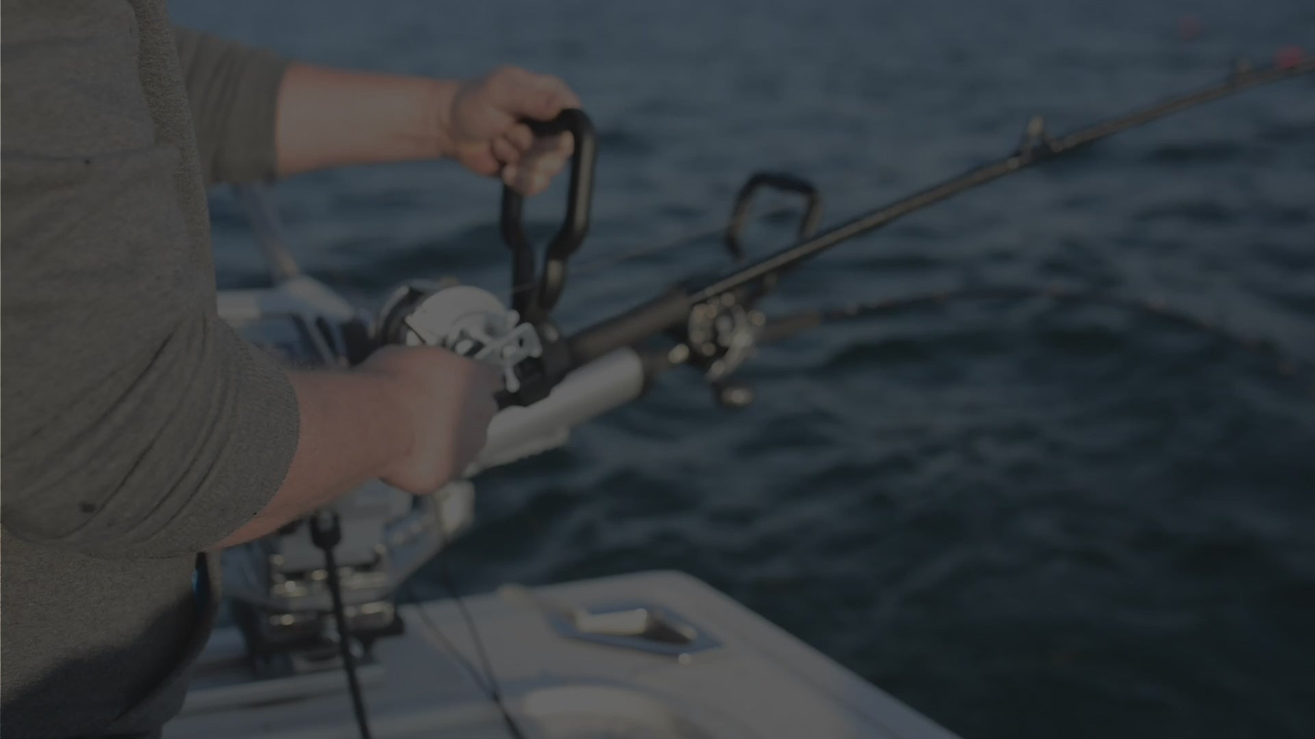 Load video: The Rod Boss fishing arm